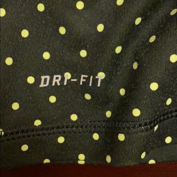 Nike Pro dri-fit jacket - Picture 2 of 3